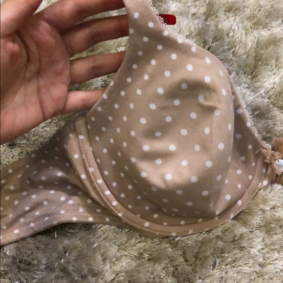 2 Victoria Secret bras - Picture 2 of 3